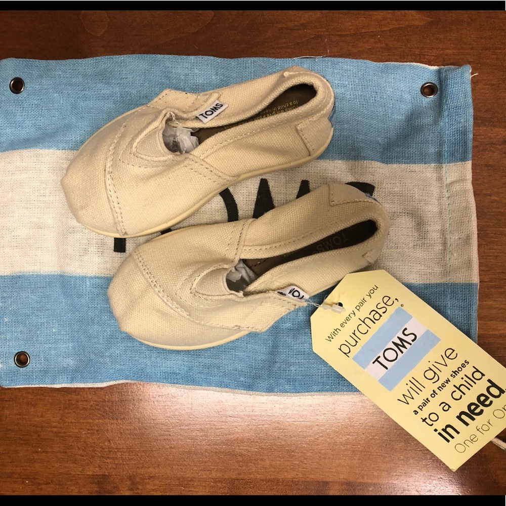TOMS Tiny Natural Canvas